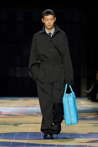 Look 22